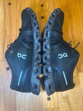 On Cloud 5 Running Shoes Womens 8.5 Black Black CloudTec Athletic Sneakers